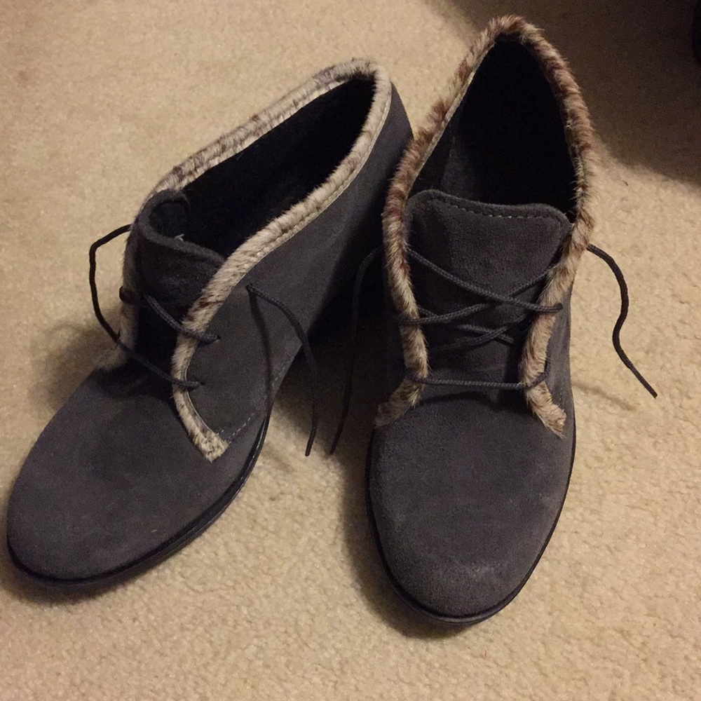 Martino Canada Grey Suede Lace Up Booties Size 8M